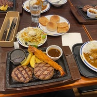 Photo taken at Steak Gusto by Hiroki “Rockbrain” S. on 4/10/2021