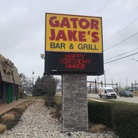 Photo prise au Gator Jake&amp;#39;s Bar &amp;amp; Grill par CK W. le12/23/2018
