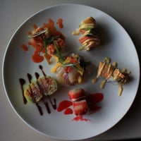 Das Foto wurde bei Fusion Fire Asian Fondue &amp;amp; Sushi Bar von Fusion F. am 4/13/2013 aufgenommen
