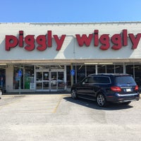 Photo taken at Piggly Wiggly by Dom A. on 4/14/2021