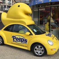 Photo taken at PEEPS AND COMPANY® by Dom A. on 9/22/2018