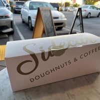 Снимок сделан в Sidecar Doughnuts &amp;amp; Coffee пользователем Dom A. 8/18/2023