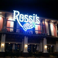 Foto tomada en Rossi&amp;#39;s Italian Restaurant  por Jason P. el 10/6/2012