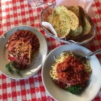 5/30/2017 tarihinde Carmelle P.ziyaretçi tarafından Spaghetti Works'de çekilen fotoğraf