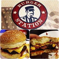 รูปภาพถ่ายที่ Burger Station โดย Andre P. เมื่อ 5/12/2013