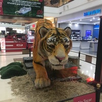 9/14/2018 tarihinde Vladimir K.ziyaretçi tarafından Mall Plaza El Castillo'de çekilen fotoğraf