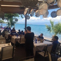Das Foto wurde bei Abona Seaside Restaurant von MaKi M. am 6/11/2016 aufgenommen