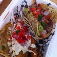 7/25/2013 tarihinde Anum K.ziyaretçi tarafından Seven Lives - Tacos y Mariscos'de çekilen fotoğraf