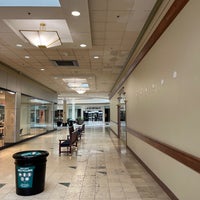 Foto tirada no(a) Bangor Mall por Michael K. em 7/18/2023