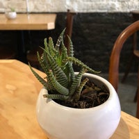 3/31/2018 tarihinde Michael K.ziyaretçi tarafından Lorenzo Café Bar'de çekilen fotoğraf
