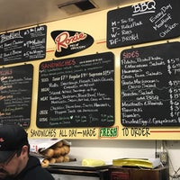 Das Foto wurde bei Roxie Deli &amp;amp; Grocery von Amir Q. am 3/24/2017 aufgenommen