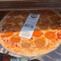 Снимок сделан в Tania&amp;#39;s Pizza пользователем Chad C. 4/3/2024