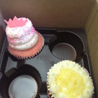 Photo taken at Gigi&amp;#39;s Cupcakes by Leah B. on 9/14/2012