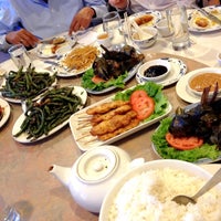 Photo taken at Mandarin Ogilvie Restaurant by Mark W. on 10/14/2012