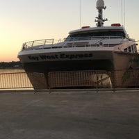 Das Foto wurde bei Key West Express von Dawn H. am 2/13/2017 aufgenommen