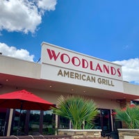 Снимок сделан в Woodlands American Grill пользователем amy f. 7/23/2019