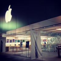 Photo taken at Apple Nagoya Sakae by サイのひと さ. on 5/14/2013