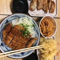 Photo taken at Marugame Seimen (มารุกาเมะ เซเมง) 丸亀製麺 by Budsabong W. on 11/29/2017
