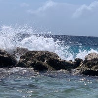 Снимок сделан в Curaçao Marriott Beach Resort &amp;amp; Emerald Casino пользователем Michael M. 12/27/2022