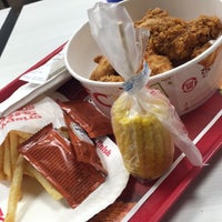 Foto diambil di KFC oleh JanJanD pada 6/23/2015