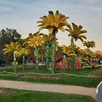 Photo taken at Roseraie du Jardin des Plantes by J.D. C. on 11/11/2022
