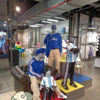 Magasin adidas la defense hotsell