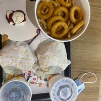 Photo taken at McDonald&amp;#39;s by Mehmed Ç. on 6/12/2021