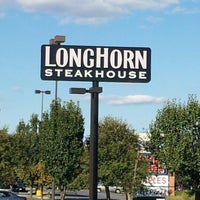 Photo taken at LongHorn Steakhouse by Tricia E. on 9/19/2012