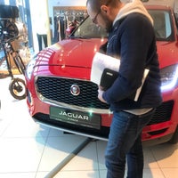 รูปภาพถ่ายที่ Автосалон Inchcape. Официальный дилер Jaguar. โดย Jane เมื่อ 11/27/2019