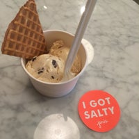 Foto diambil di Jeni&amp;#39;s Splendid Ice Creams oleh Danielle L. pada 11/18/2015