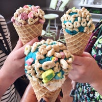 Foto diambil di Cone Gourmet Ice Cream oleh Esi pada 9/24/2015