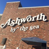 รูปภาพถ่ายที่ Ashworth by the Sea Hotel โดย Erica W. เมื่อ 8/19/2016