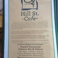 Photo prise au Hill Street Cafe &amp; Gallery par Tony C. le10/7/2012