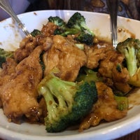Foto scattata a Fat Dragon Chinese Kitchen and Bar da Russ 🔥 C. il 4/17/2024