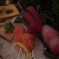 Das Foto wurde bei Sushi Zen von Meri L. am 2/10/2016 aufgenommen
