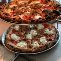 Снимок сделан в Lombardi Pizza Co пользователем Gary Eng W. 4/20/2019