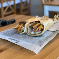 10/2/2019 tarihinde Fawaz A.ziyaretçi tarafından Souvlaki Greek Cuisine'de çekilen fotoğraf