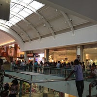 Foto tirada no(a) Shopping da Bahia por Cristina D. em 10/12/2012