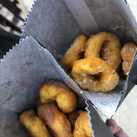 Photo taken at Little Lucy&amp;#39;s Mini Donuts by Doree T. on 10/24/2021