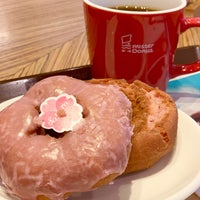 Photo taken at Mister Donut by chicchaimono on 3/16/2019