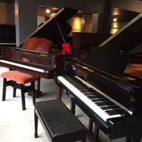 Снимок сделан в Pianíssimo Pianos e Escola de Música пользователем Alexandra U. 8/1/2017