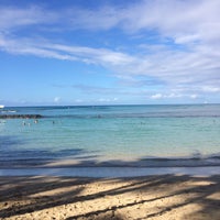 Photo taken at Waikīkī Beach by Ellis T. on 9/25/2015