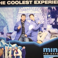 Das Foto wurde bei Minus5° Ice Lounge von Matthew M. am 12/7/2016 aufgenommen