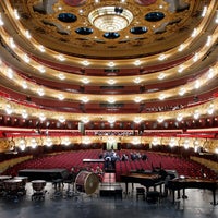 2/19/2016 tarihinde Liceu Opera Barcelonaziyaretçi tarafından Liceu Opera Barcelona'de çekilen fotoğraf