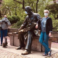 Photo taken at Hans Christian Andersen Statue by Nelly A. on 5/2/2020