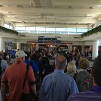 Foto tomada en Chicago Midway International Airport (MDW)  por Jen K. el 5/15/2013