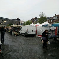 Photo taken at Marché de samedi St-Denis / Zaterdagmarkt St-Denijs by Daniel on 4/22/2017