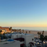 Foto tirada no(a) Le Merigot Santa Monica por Tim S. em 10/30/2021