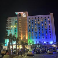 รูปภาพถ่ายที่ Holiday Inn Resort Pensacola Beach โดย Tim S. เมื่อ 12/28/2021