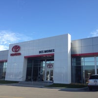 Foto tomada en Toyota of Des Moines  por Zac K. el 11/17/2012